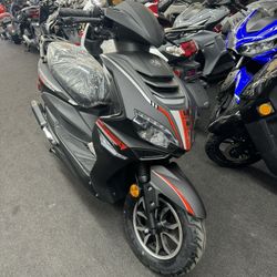 Brand New Boss Motor 200cc Gas Scooter 