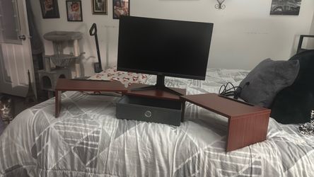 computer stand with Acer monitor