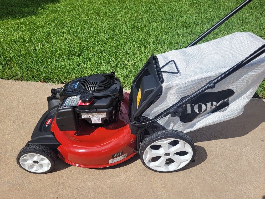 NEW TORO  21" SELF-PROPELLED LAWN MOWER COMPLETE (Retails for $428)