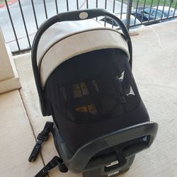 Graco Baby Carseat/carrier