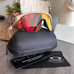 New Oakleys  Box, Pouch Cloth All Included