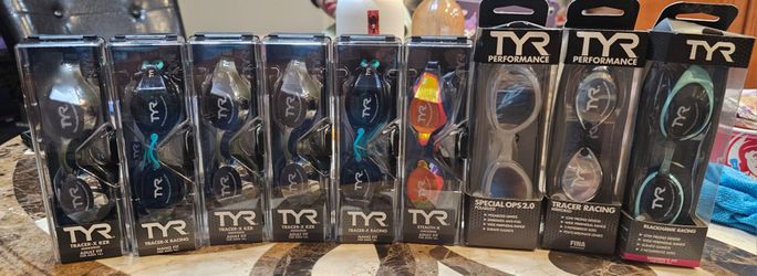 TYR Tracer-X RZR Goggles - Ultra Low Profile Adult Racing Swim Eyewear
Ultra-Low Profile Frame | 180-Degree HD Wide Peripheral Lenses | Liquid Durafit