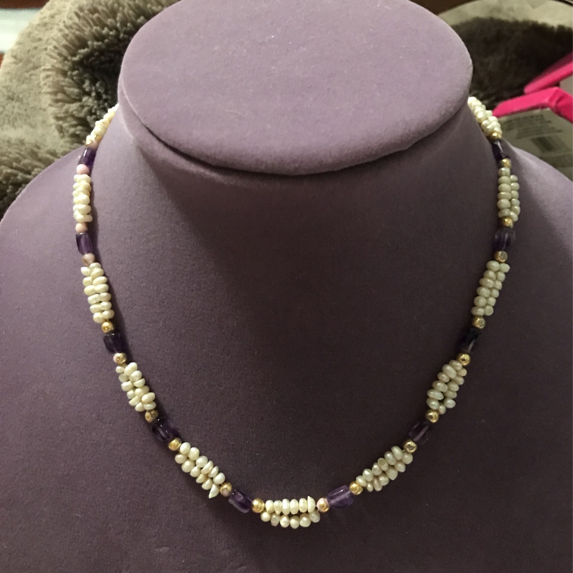 Pretty!!! Vintage Beaded Pearl Choker/Necklace With Amethyst Stones 