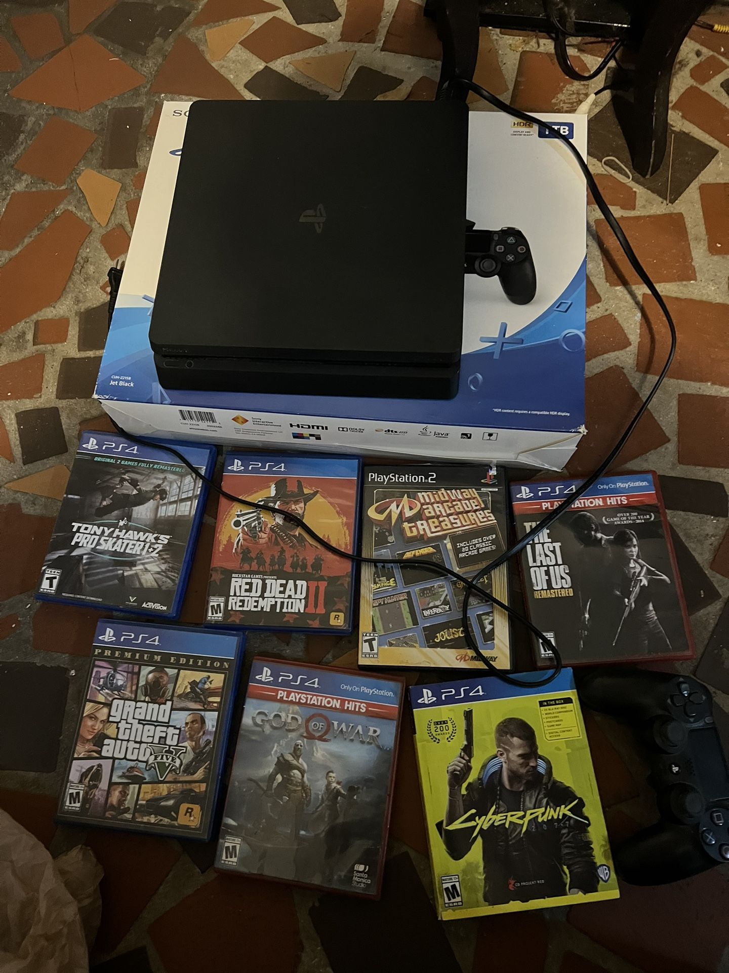 PS4 Slim 1TB  Dig Saw