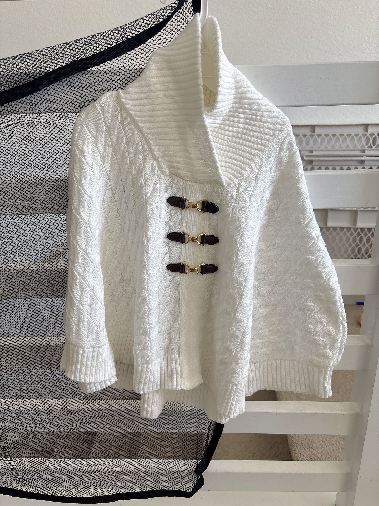 Girls Gymboree Pony Club Cream Poncho Cable Knit Sweater size M top cape sleeveless Excellent condition Comes from pet free smoke free home Washed