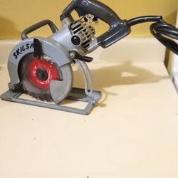 Skilsaw 77  7 1/4 In Circular Saw In Exelente Working Condition 