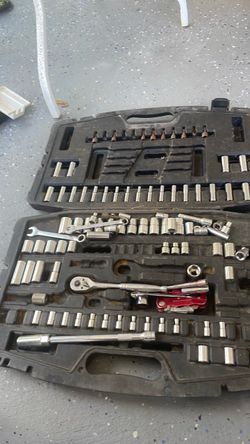 Socket and Ratchet Mechanic Tool Set
