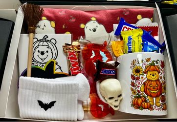 Winnie the Pooh spooky gift box