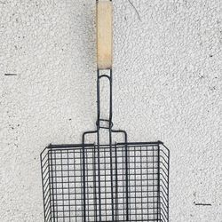 GRILLING BASKET FOR CAMP FIRES 12"x10"
Pick up Tamarac 33319 
