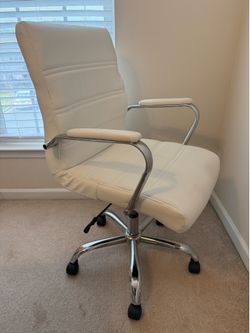 White Faux Leather Executive Office Chair | Like New