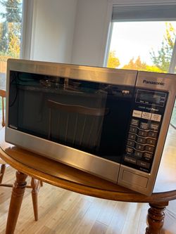 Panasonic NN-SA651S 1200W Inverter Microwave