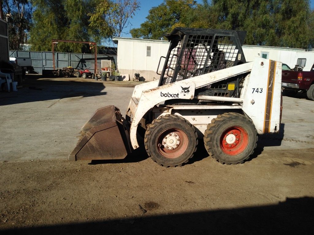 743 bobcat de diesel 951*581-2834