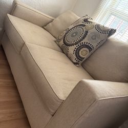 Loveseat 