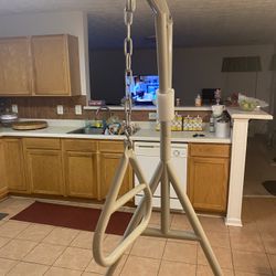 Invacare Bariatric Trapeze With Free Standing Frame - 1,000 Lb Wt Limit 