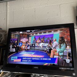 Vizio 32 Inch ECO HD Tv With Remote