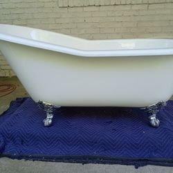 Slipper Cast Iron Claw foot Tub