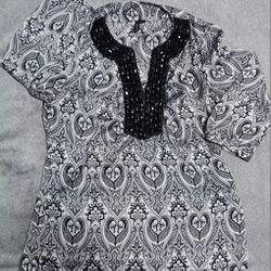 Women's Size Small Sioni Brand Dress Shirt Black White Design Thin Smooth Stones