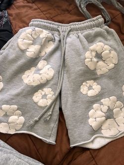 Demin tear shorts