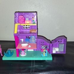 Polly Pocket Toys GFP42 Pollyville Pocket