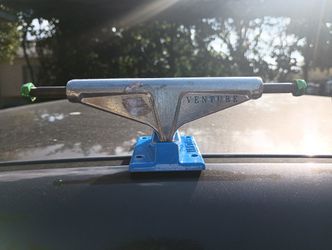 Single Venture $15 Skateboarding