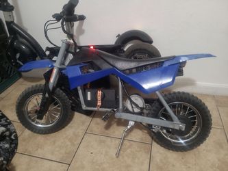 Razor mx350 e -dirt bike for young teens and teens.