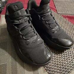 Men shoes New balance shoes  size 11 excellent condition