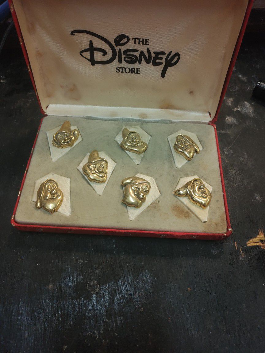 Disneys Seven Dwarfs Hat Pins