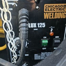 Chicago Electric Flux Core 125 AMP Welder Ready to Weld 110v 120v 125 pr best reasonable offer come with Welder dolly Fully Functional 