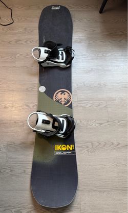 Like-new NeverSummer Cougar All-mountain Snowboard and Union Force bindings