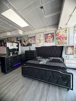 Luxury Black Velvet Bedroom Set w/ LED Mirror – Queen & King Available
