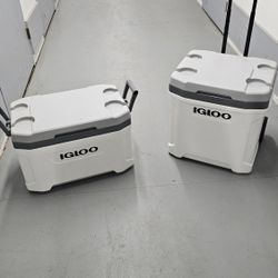 IGLOO 60qt Rolling & 52qt Coolers