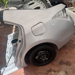Rear cut Toyota Corolla 14-19