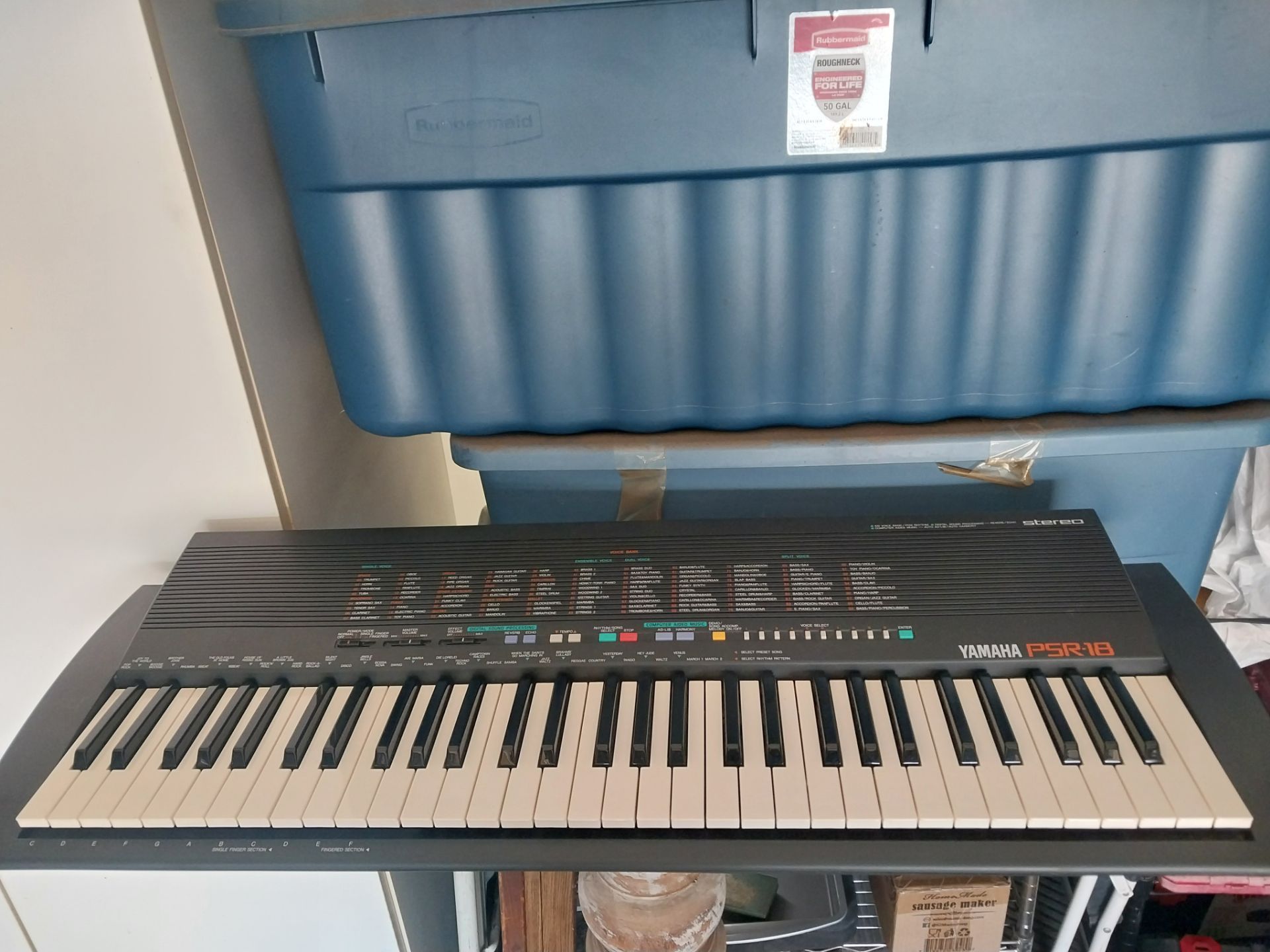 YAMAHA KEYBOARD PSR-18 EXCELLENT WORKING CONDITION