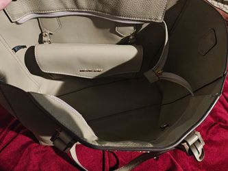 Michael kors tote bag with wallet