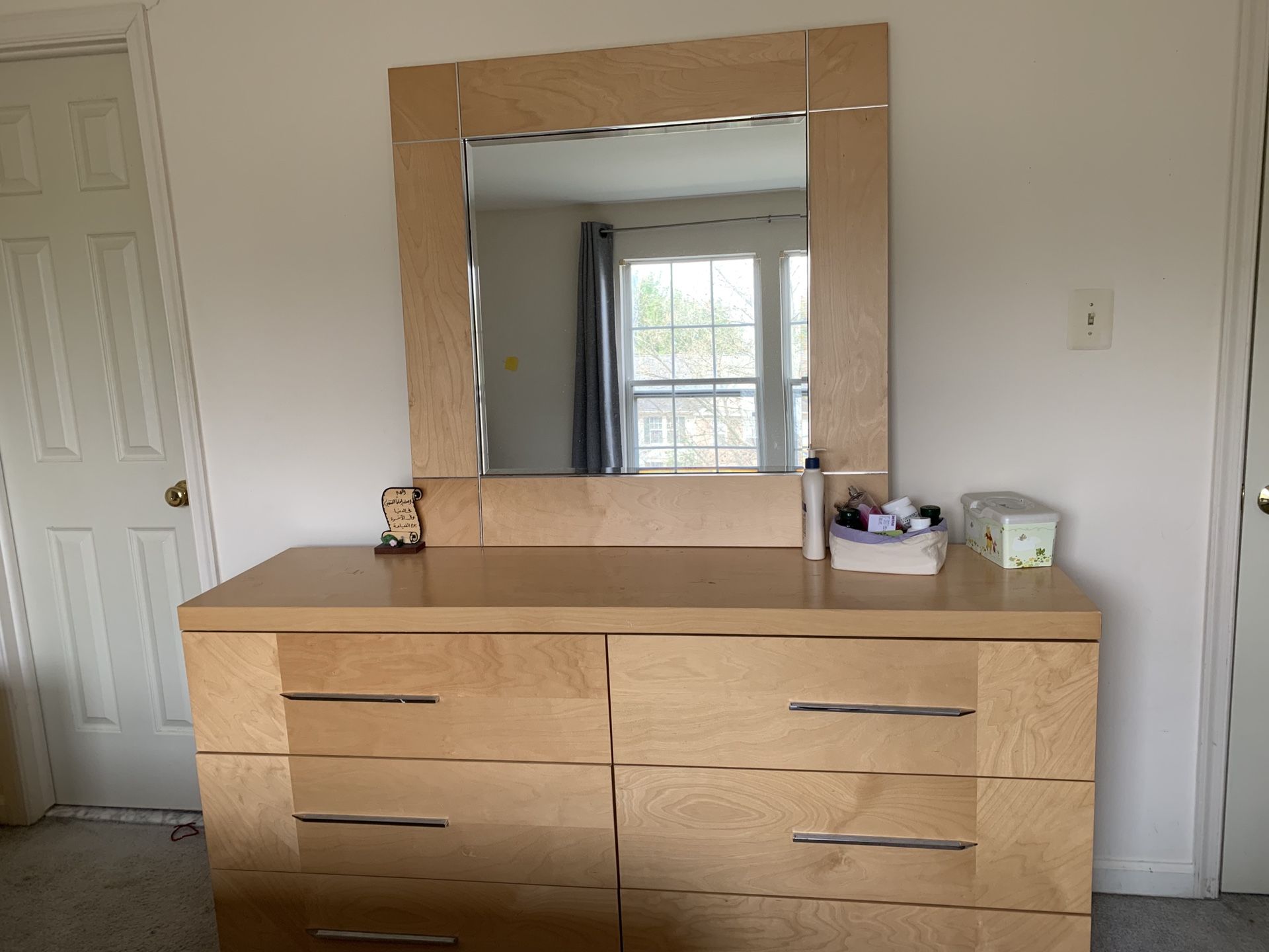 Bedroom set (Headboard, footboard side rails, 2 nightstands, and a dresser w/ mirror)