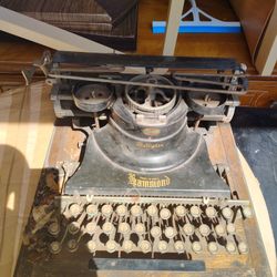 Typewriter 