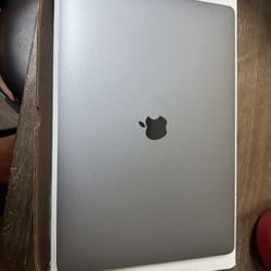 MacBook Pro Retina 15-inch (2019) - Core i9 - 16GB - SSD 512GB.