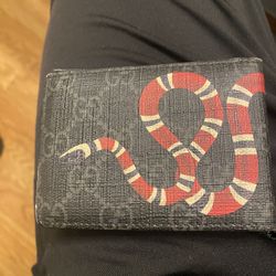 gucci wallet