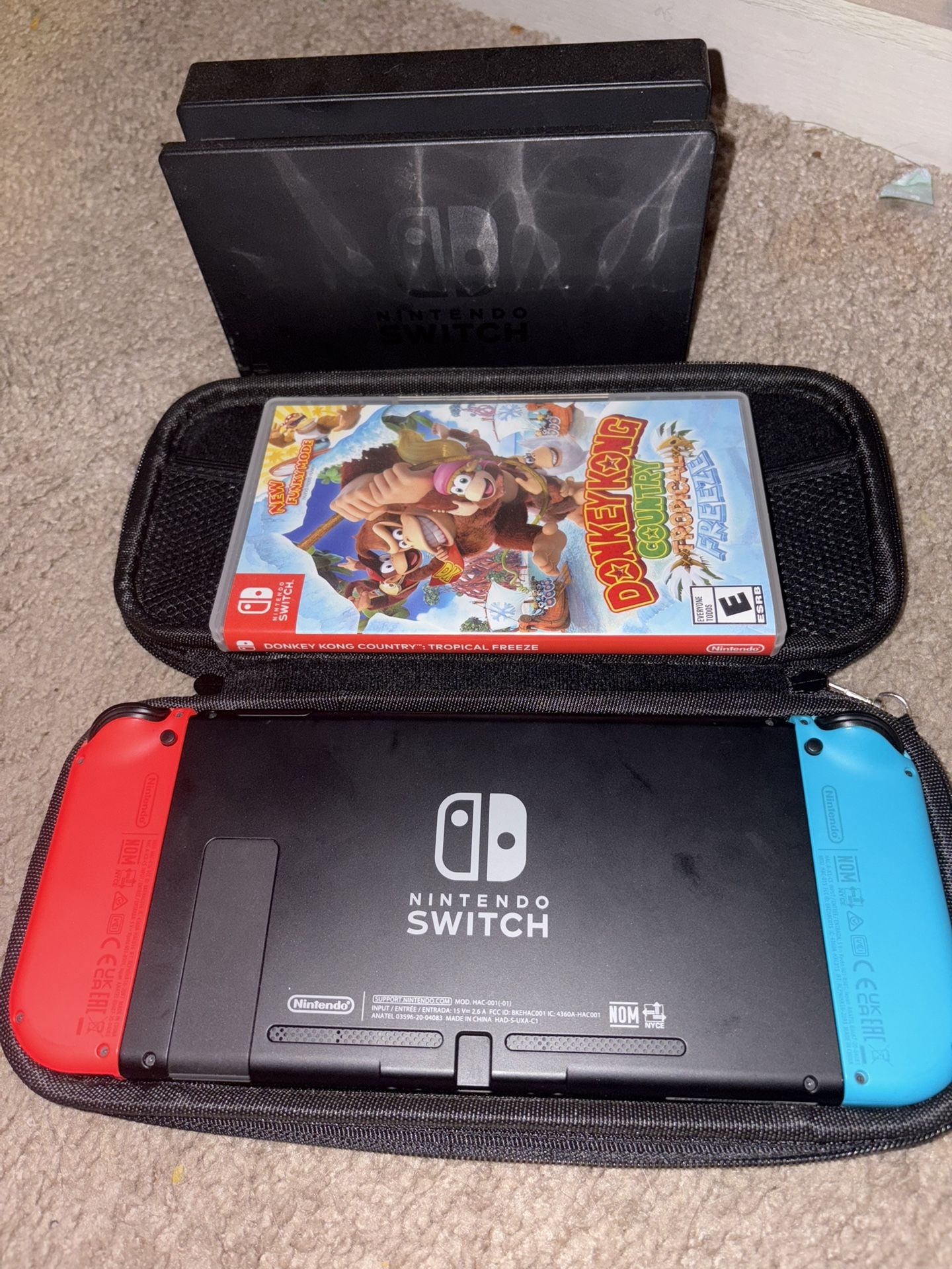 Nintendo Switch Perfect condition W/ Screen protector