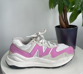 Women Size 10 New Balance 57/40 Barbie Pink White Shoes 5740