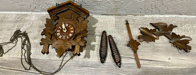 Vintage wooden German cuckoo clock