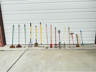 YARD TOOLS $15 EACH scraper hay rake shovel sharp shooter drain spade hoe weasel weed popper AXE  Let me know which ones you are interested in.  Be su