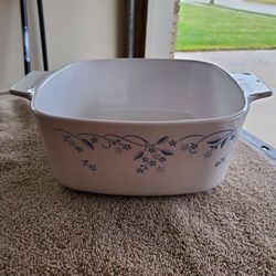 A15B vintage Corning Ware Casserole Dish  1.5 Liter
