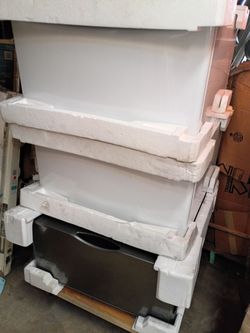 Pedestal universal white and linen chrome Maytag or whirlpool,2 available now