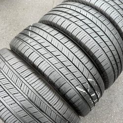 225 65 17 Tires Con 80% De Vida Las 4 De La Marca Michelin 