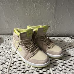 New Nike Women's Air Jordan 1 Zoom Air CMFT "Lemon Twist" sneakers