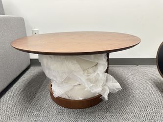 31.5” Round Coffee Table With 3 Stools