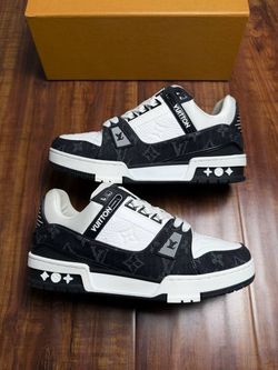 Louis Vuitton LV Trainer Sneakers Black/White Monogram – Like New w/ Box
