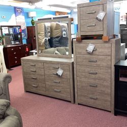 🇺🇸HUGE Ashley Furniture Blowout Sale🇺🇸 Brand New 7PC Queen Size Bedroom Set! $50 Down Takes It Home Today!