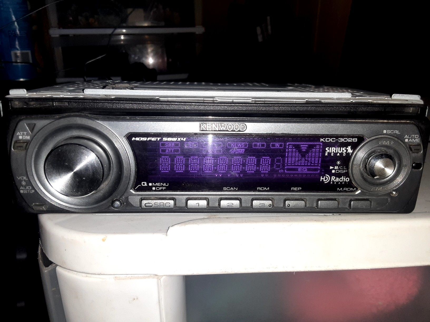 Kenwood KDC-3028 CD player